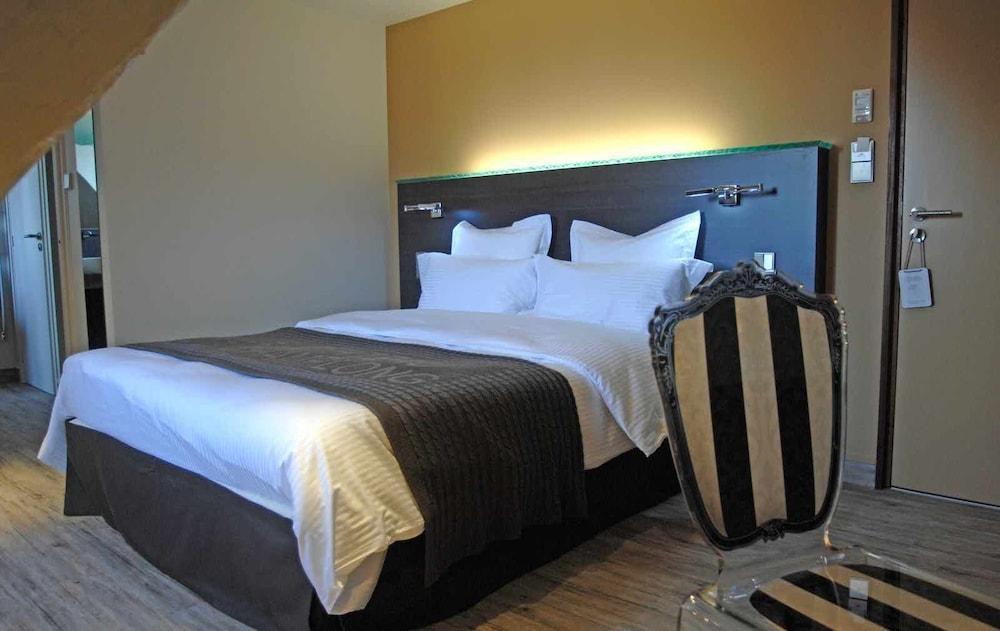 Chateau De Champlong Table Hotel **** Golf & Spa Villerest  Eksteriør bilde