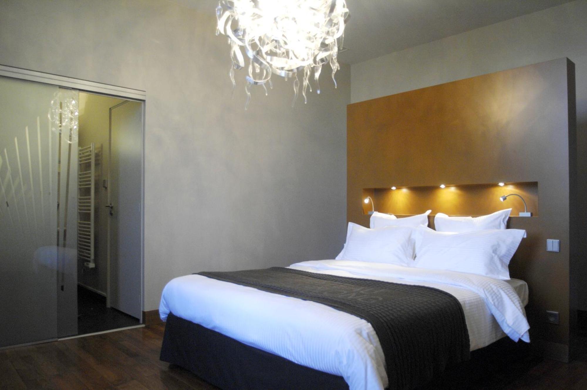 Chateau De Champlong Table Hotel **** Golf & Spa Villerest  Eksteriør bilde