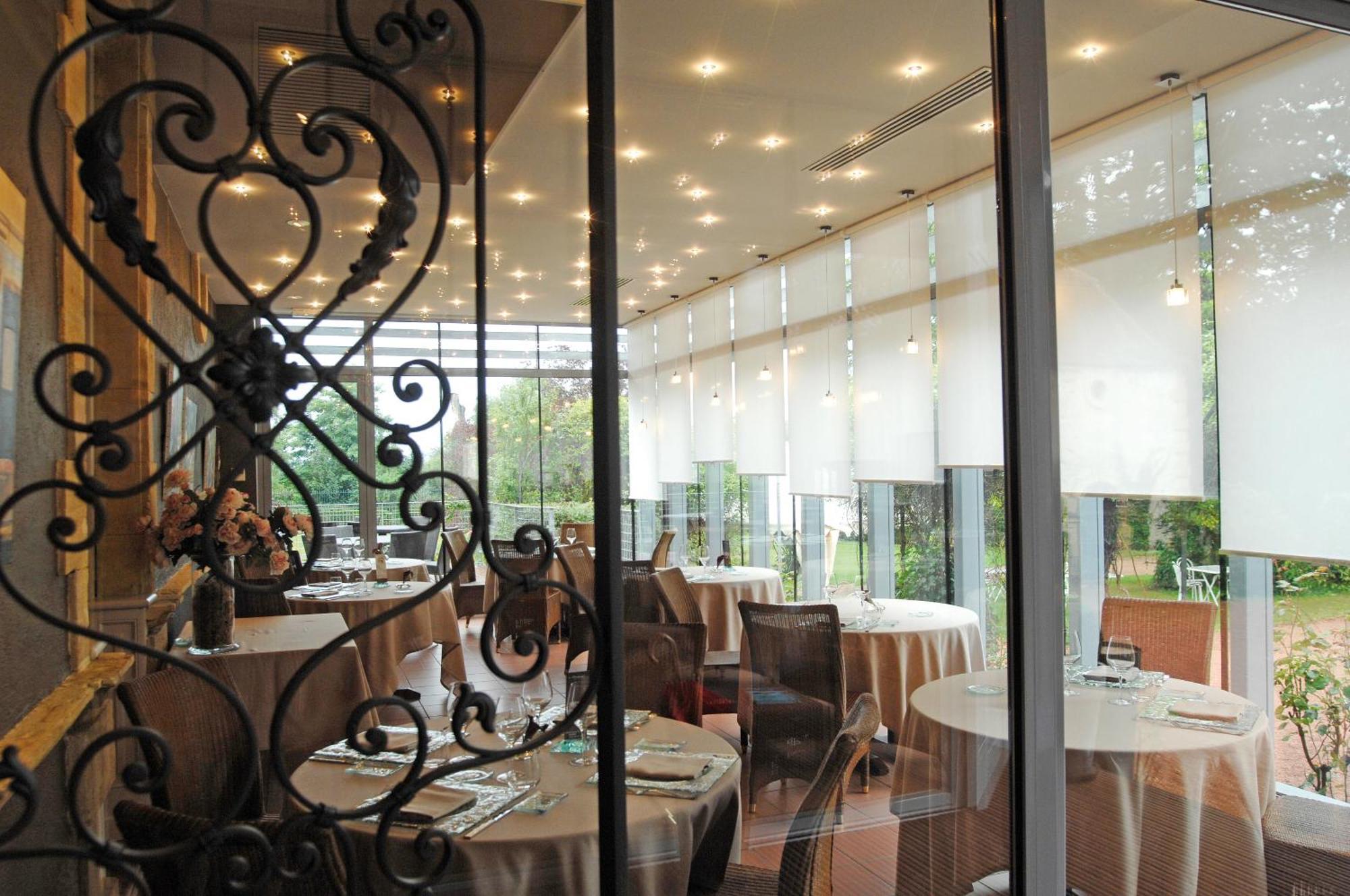 Chateau De Champlong Table Hotel **** Golf & Spa Villerest  Eksteriør bilde