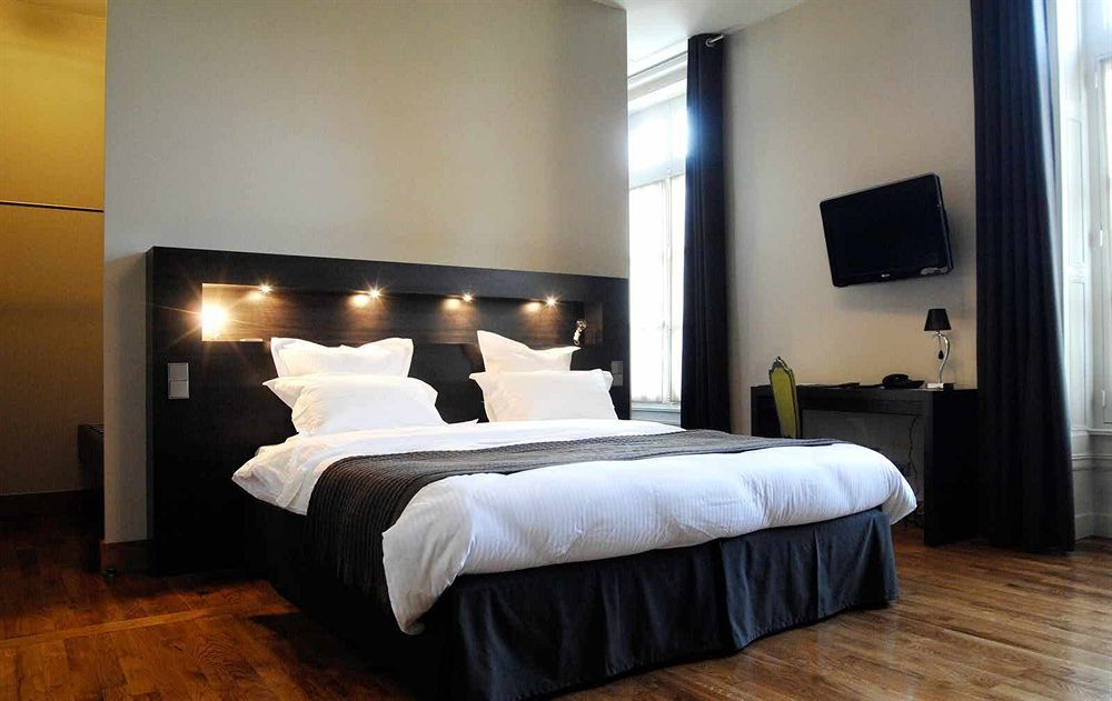 Chateau De Champlong Table Hotel **** Golf & Spa Villerest  Eksteriør bilde