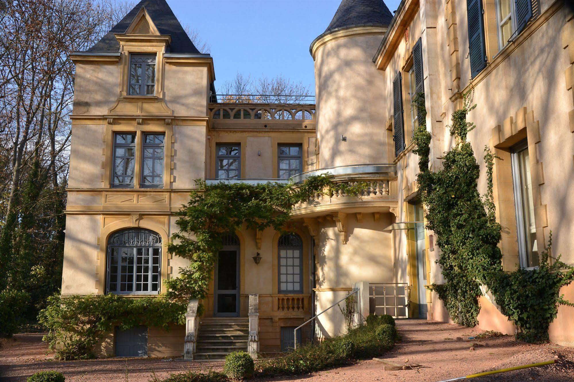 Chateau De Champlong Table Hotel **** Golf & Spa Villerest  Eksteriør bilde